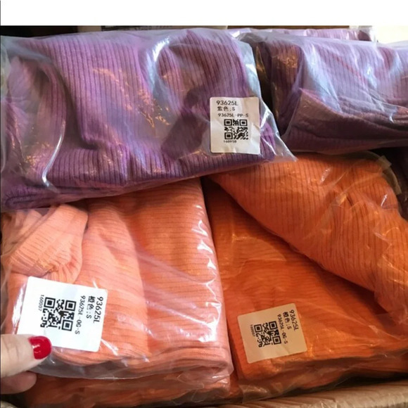 NWT KNITTED PEACH LIGHT DRESS Sz small - Picture 4 of 4